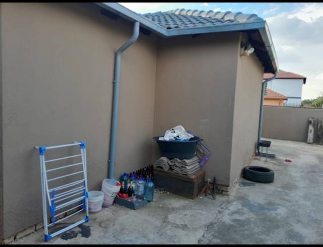 3 BEDROOM HOUSE FOR SALE IN BIRCH ACRES